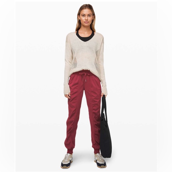 Lululemon Dance Studio Jogger in Chianti Size 4 - Picture 1 of 9